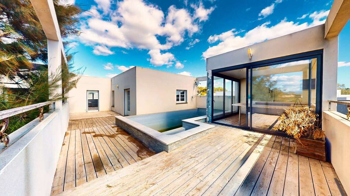 Commerce à LIGNAN-SUR-ORB