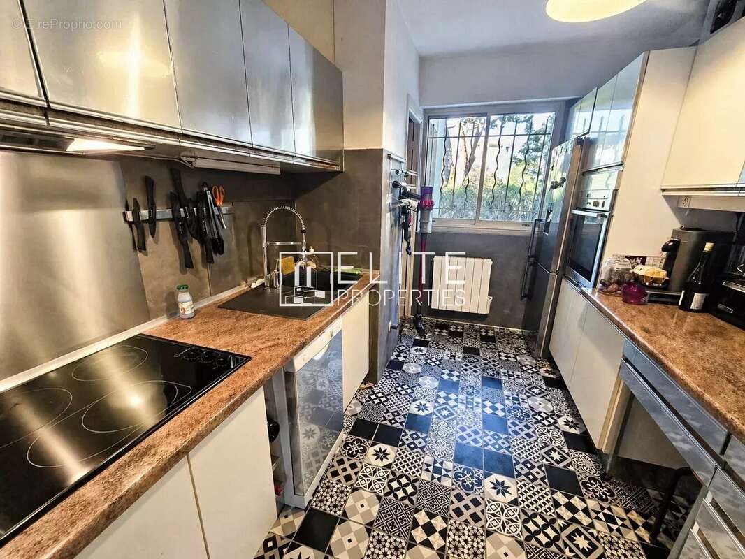 Appartement à SAINT-LAURENT-DU-VAR