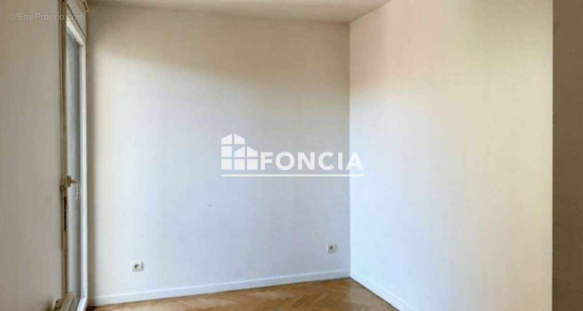 Appartement à PARIS-20E