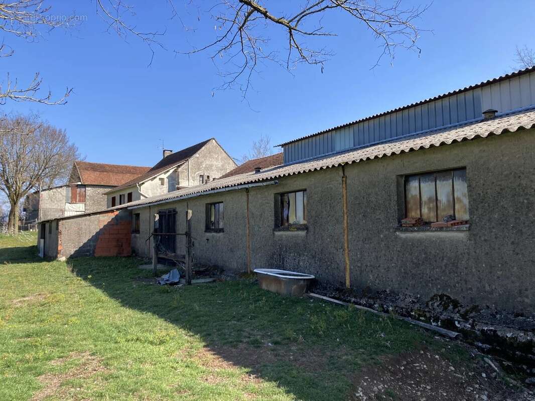 Maison à GINOUILLAC