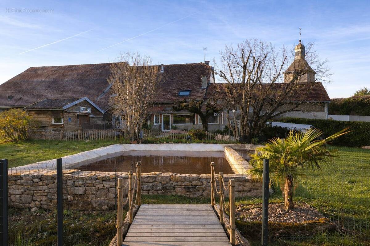 Maison à VELLEMINFROY