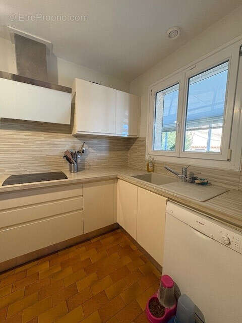 Appartement à MAUGUIO