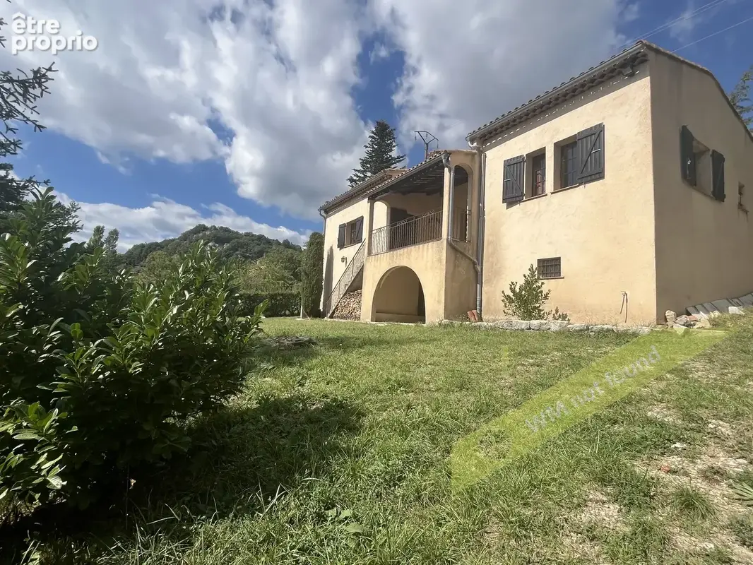 Photo Maison à Escragnolles au prix de 297 000€