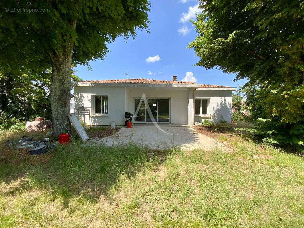 Maison à JONZAC