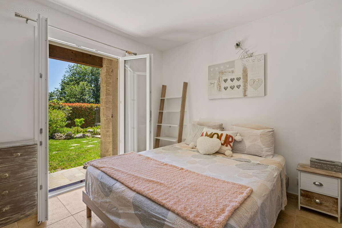 Maison à TOURRETTES-SUR-LOUP