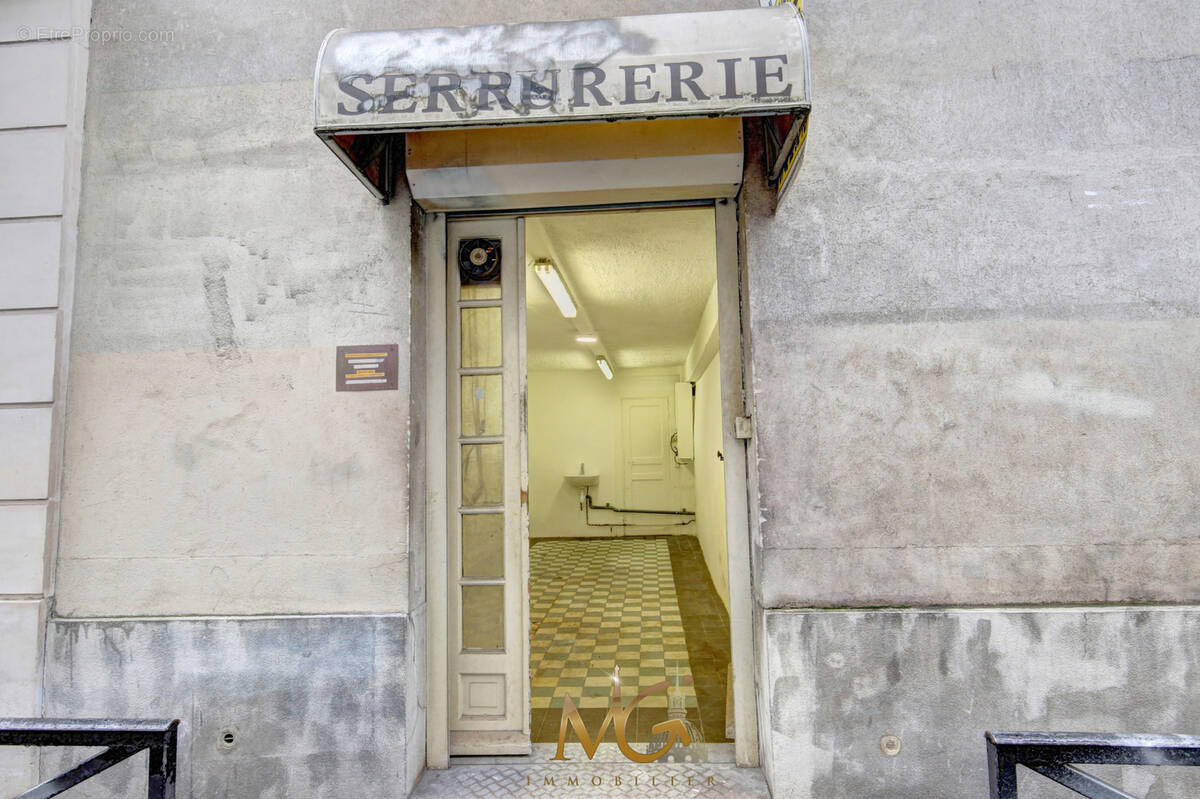 Commerce à PARIS-7E