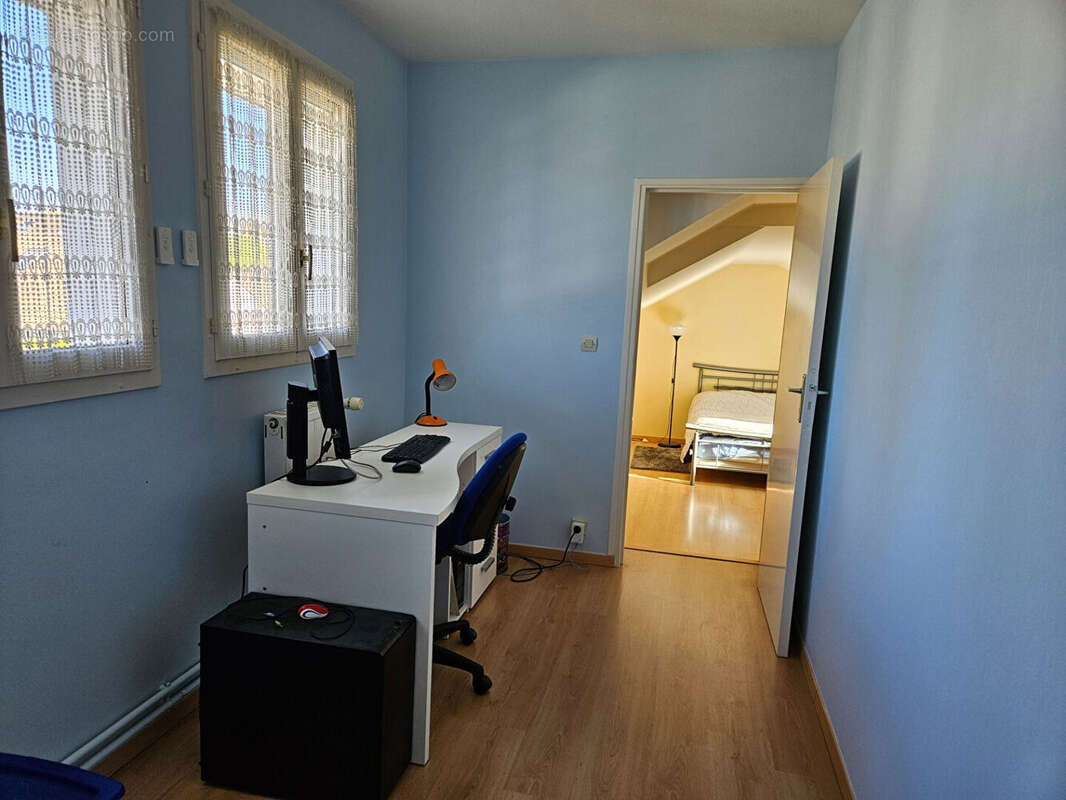 Maison à VOISINS-LE-BRETONNEUX