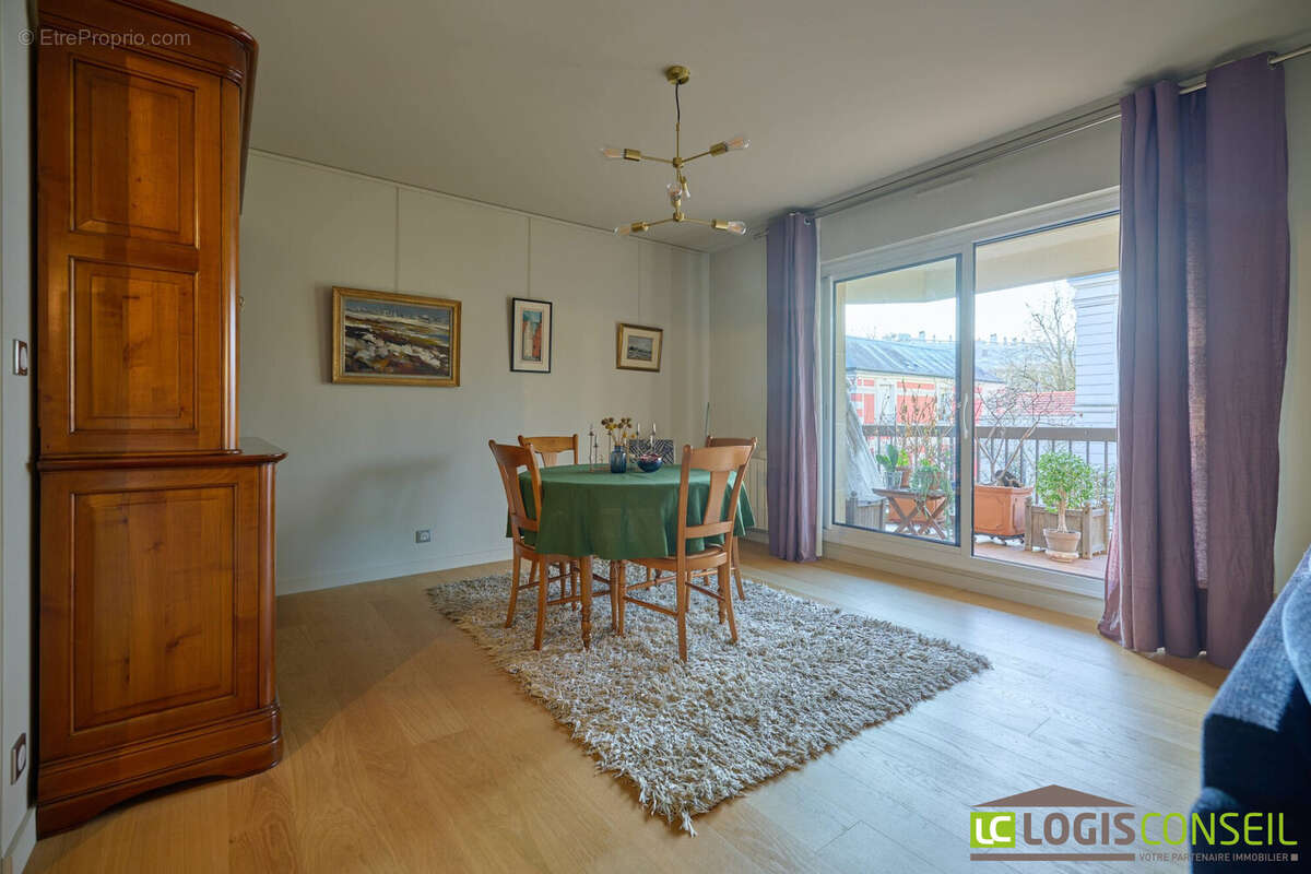 Appartement à BOURG-LA-REINE
