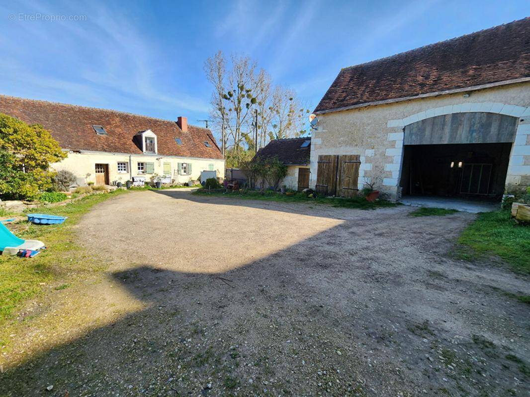 Maison Loches 9 pièce(s) 298 m2 - photo 1