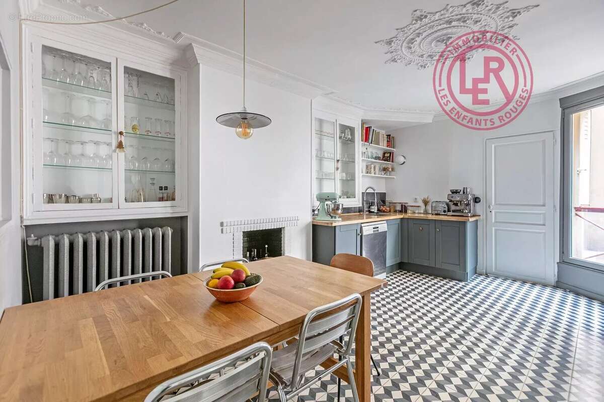 Appartement à PARIS-10E