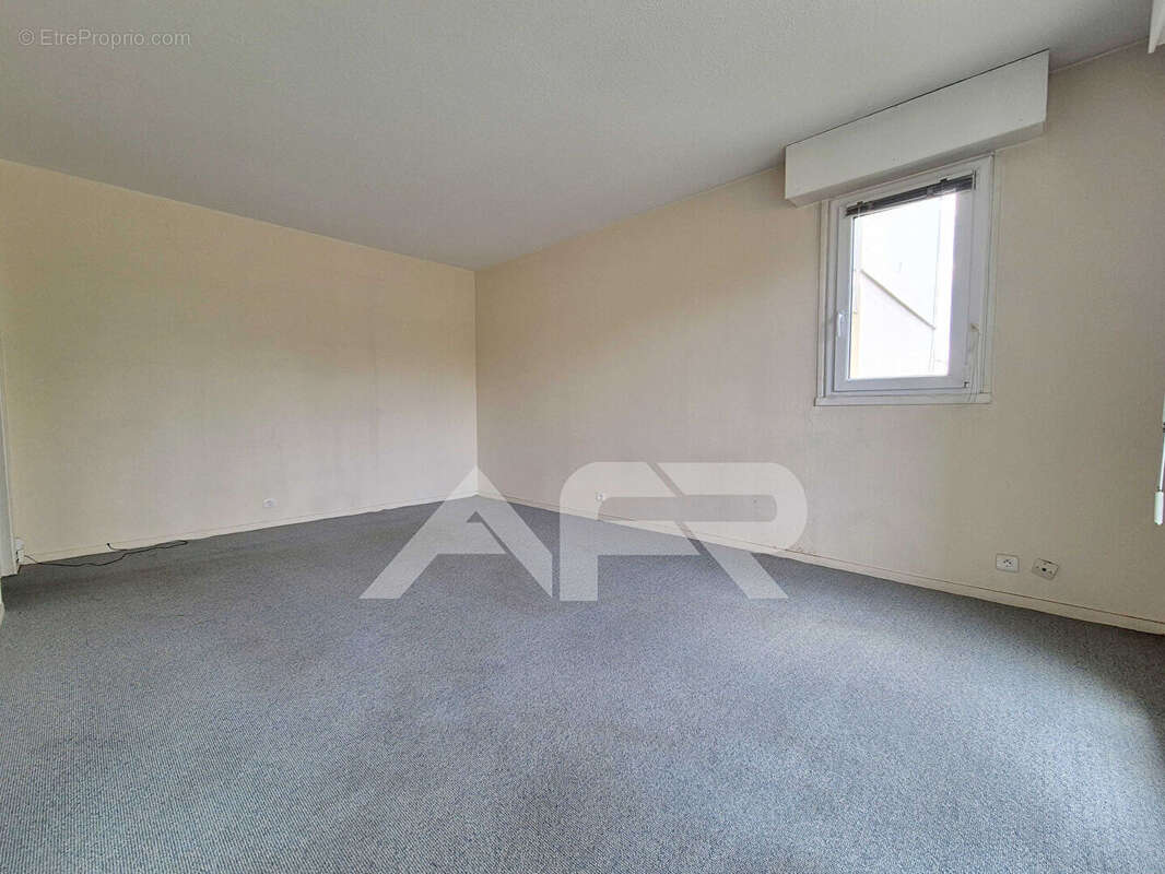 2 pieces a renover avec balcon - photo 20