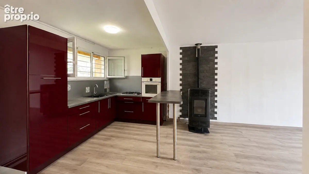 A vendre pavillon de type 4 avec garage et jardin - secteur saint savin - photo 6