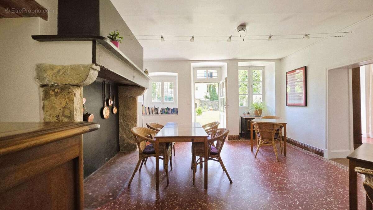 Maison à SAINT-ANTONIN-NOBLE-VAL