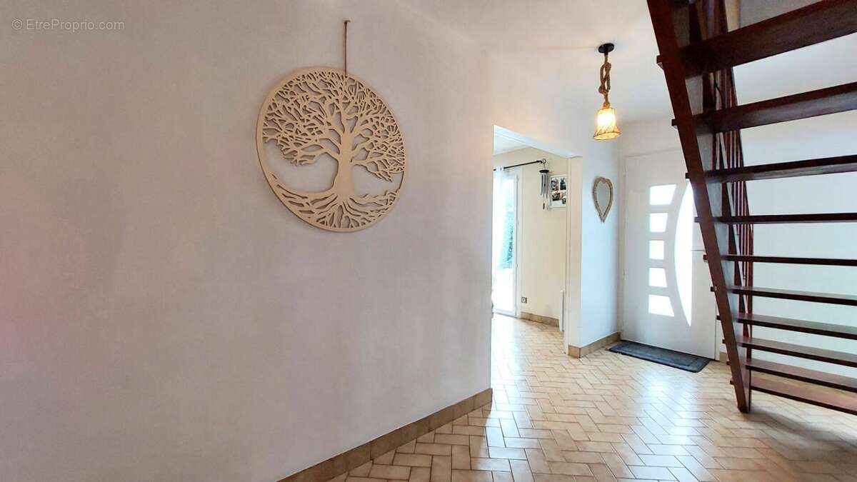 Maison Loire 6 pièce(s)  145 m2 - photo 6