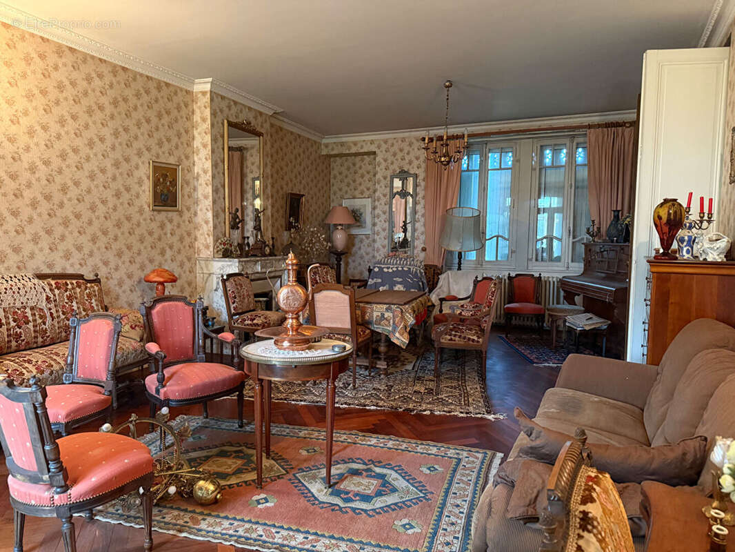 Grande maison à Saint Gervais de 604 m2 - photo 6