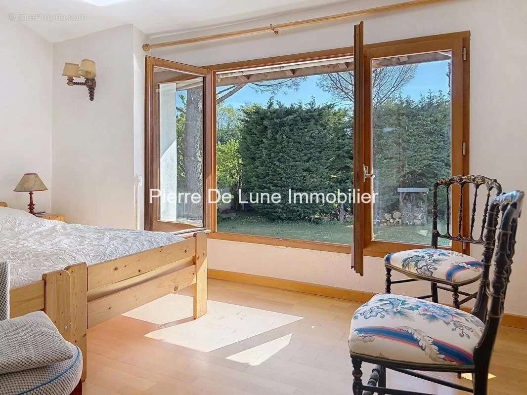 Maison de caractère avec piscine proche de Pérouges - photo 12