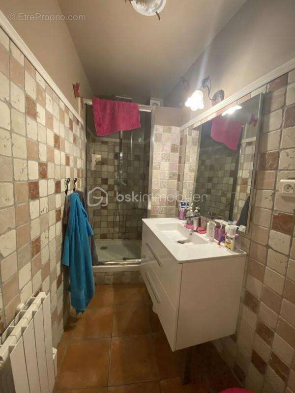 Appartement à SIGNES