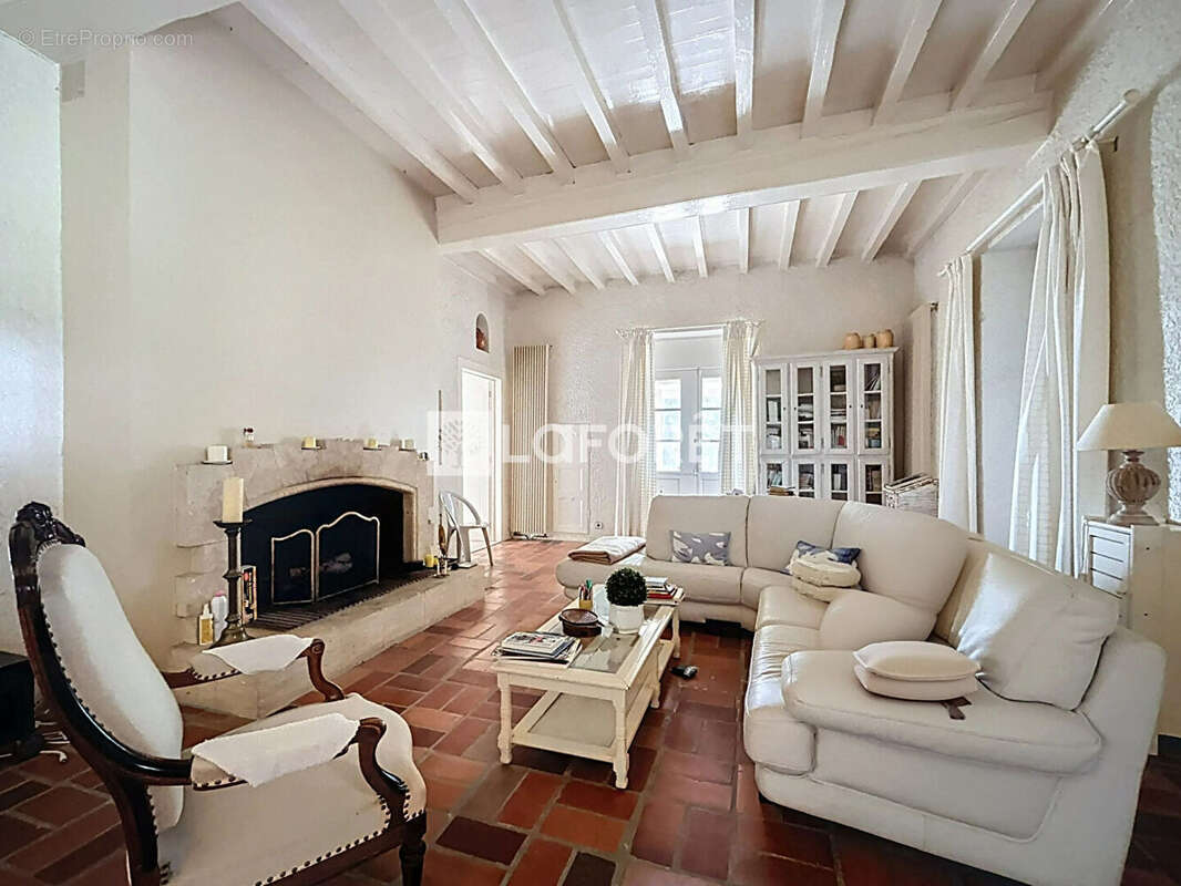 Maison à RIGNIEUX-LE-FRANC