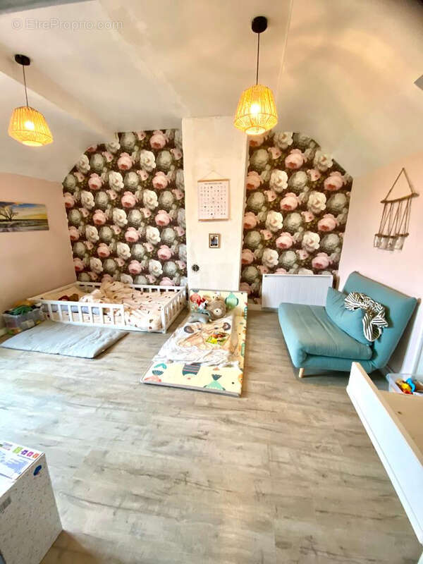 Maison à MONT-SAINT-SULPICE