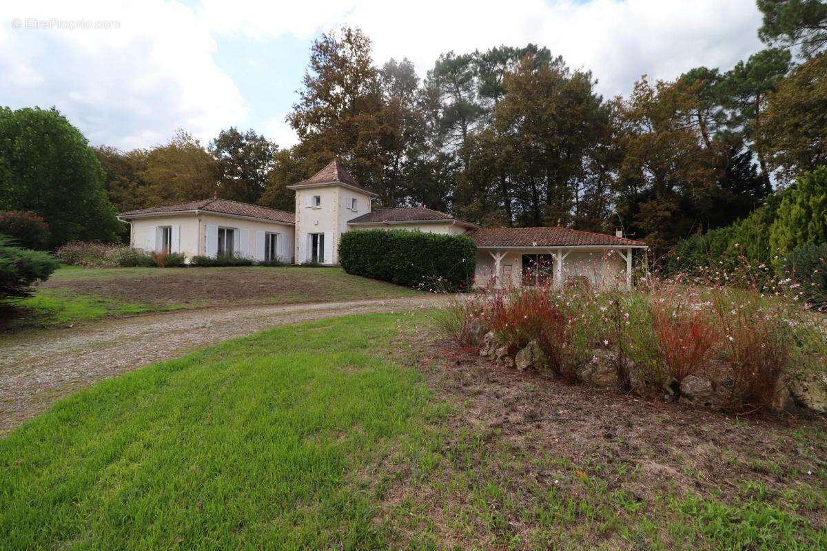 Maison à SAINT-MICHEL-DE-RIEUFRET