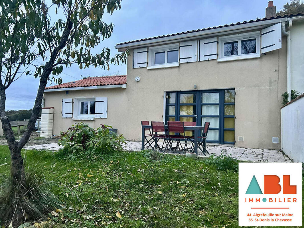 Maison à SAINT-DENIS-LA-CHEVASSE