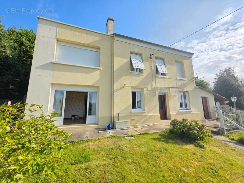 Maison à SAINT-EUSTACHE-LA-FORET