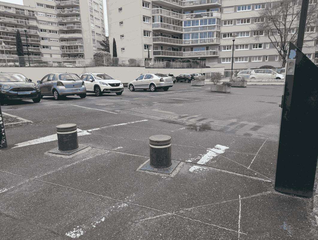 Parking à MARLY-LE-ROI
