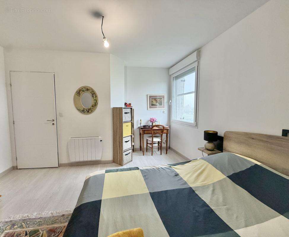 Maison à COURS-LES-BARRES