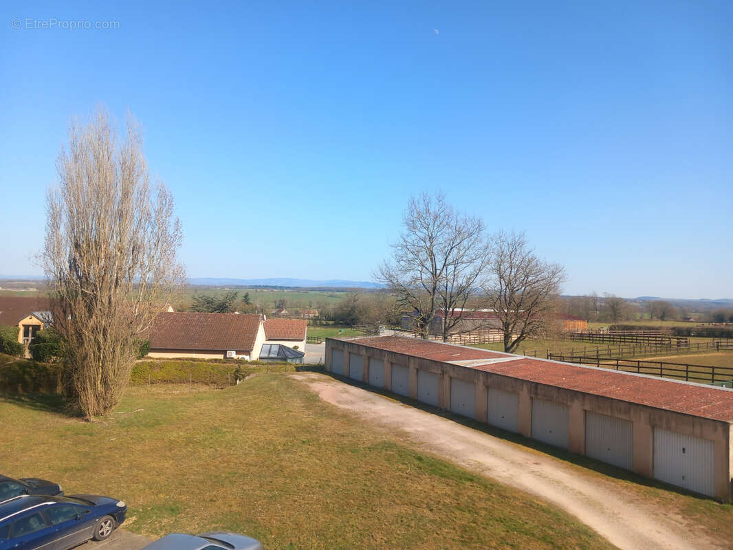 Appartement à CERCY-LA-TOUR