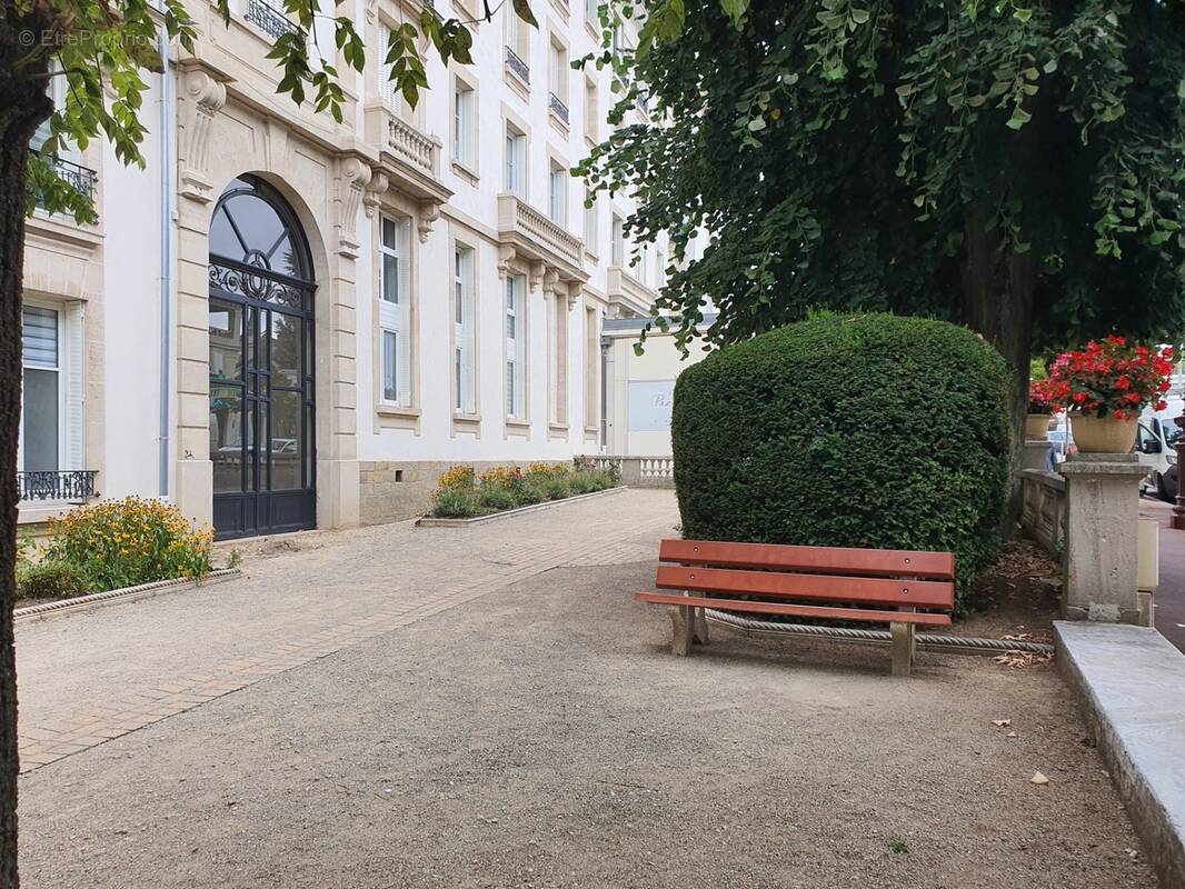 Dpt vosges (88), à vendre vittel - ensemble de 2 studios secteur parc thermal - photo 1
