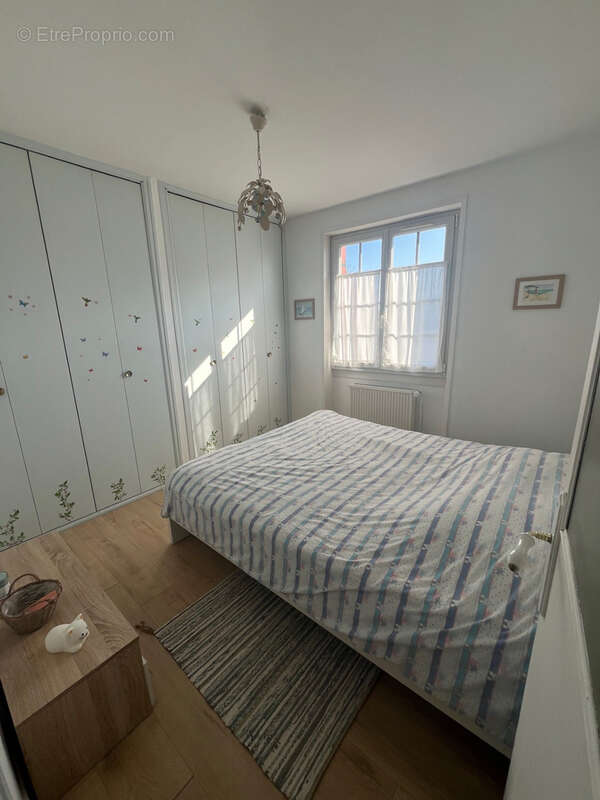 Maison à COURCELLES