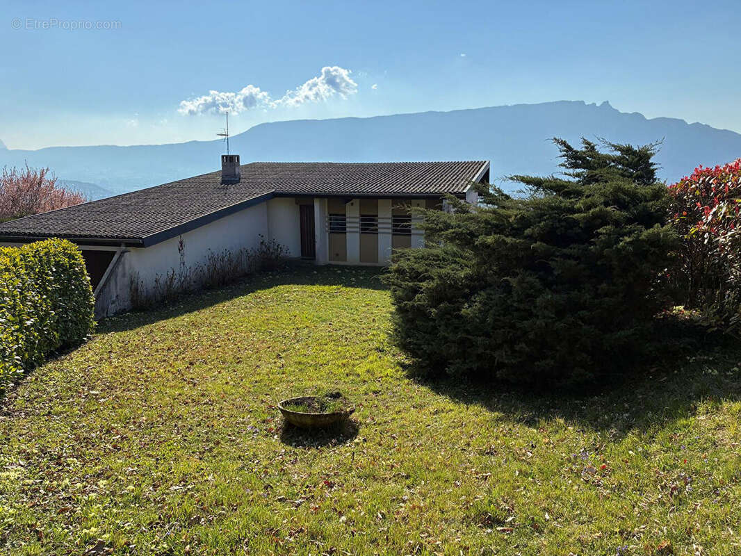 Maison à MOUXY