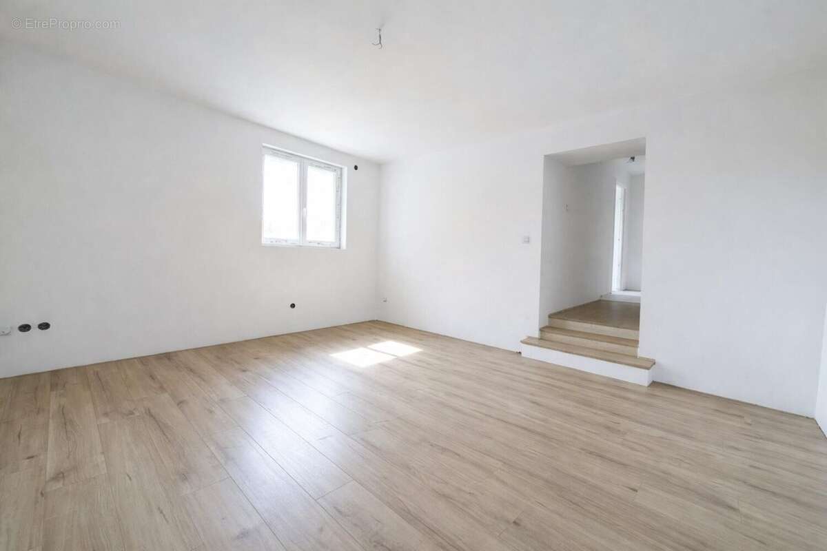 Photo 6 - Appartement à BAGE-LE-CHATEL