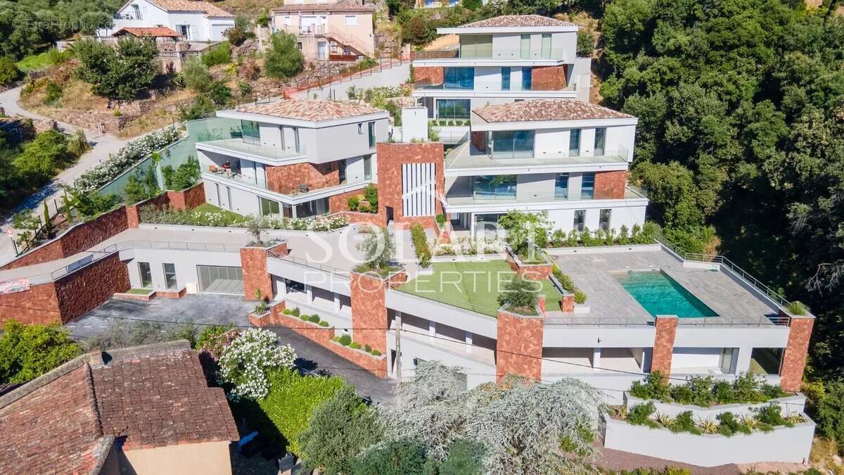 Appartement à LES ADRETS-DE-L'ESTEREL