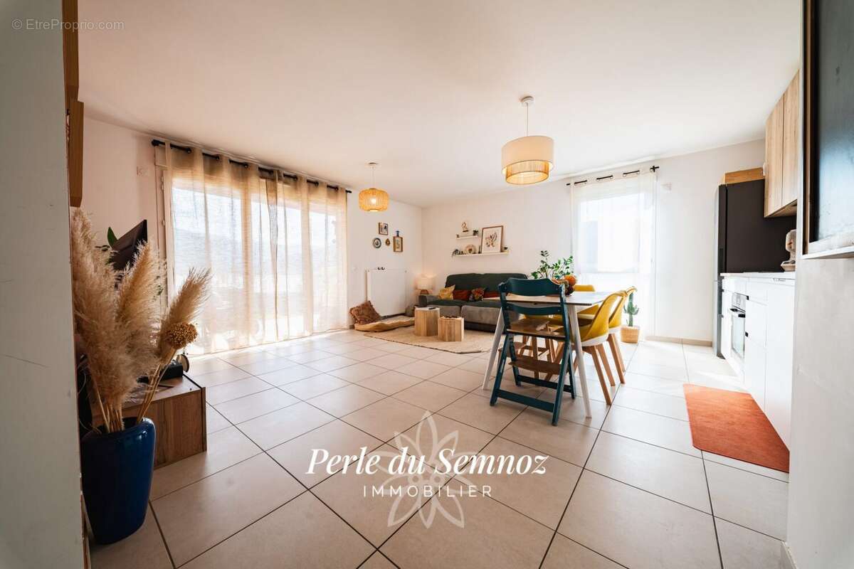 Appartement à SEYNOD
