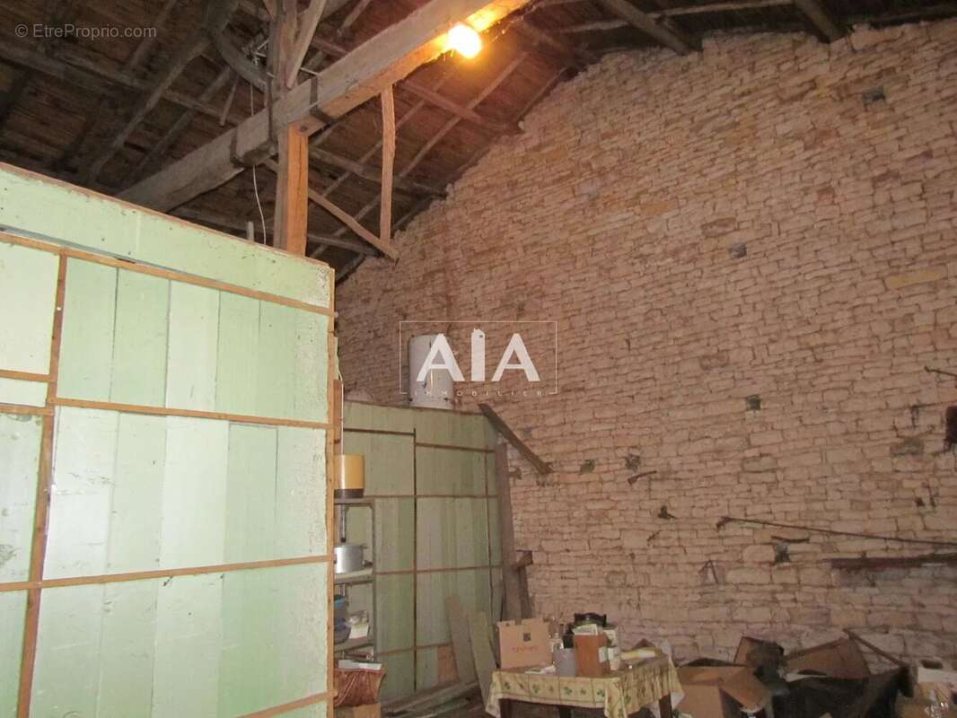 Maison à LIMALONGES