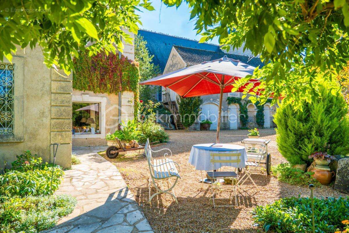 Maison à SAINT-VINCENT-DU-LOROUER