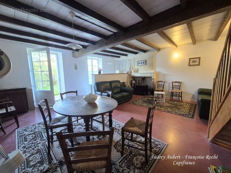 Maison à vendre 9 pièces AUTHON EBEON (17) - photo 8