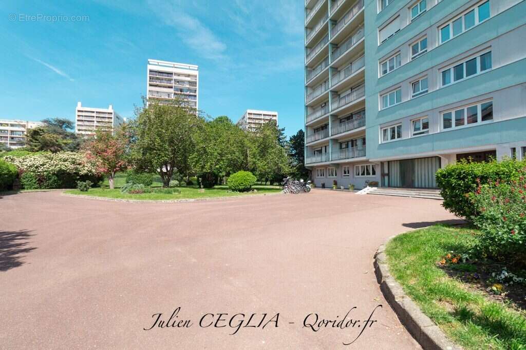 Appartement à THIAIS