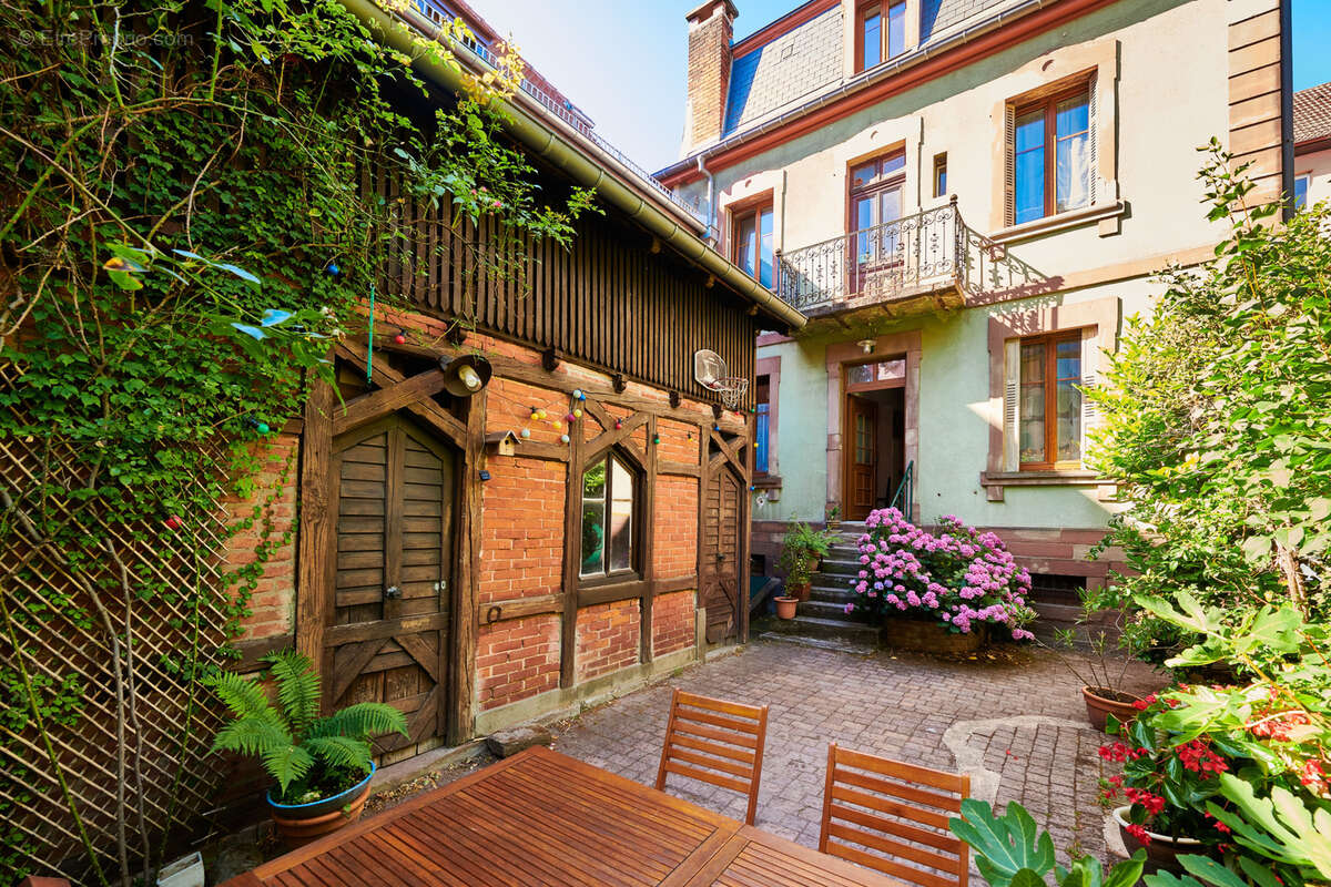 Maison de Maître 199 m2 avec 5 chambres au coeur de Saverne - photo 5