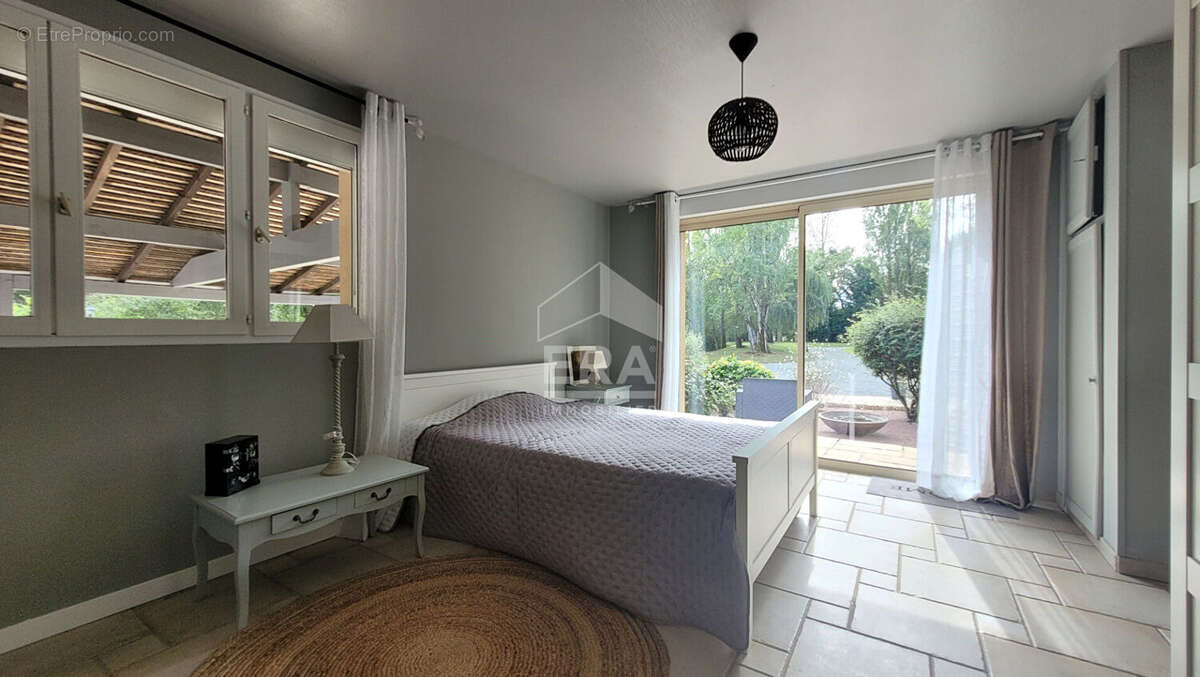 Demeure de caractère de 286m² habitable avec piscine au sel et prestations de qualité - photo 5