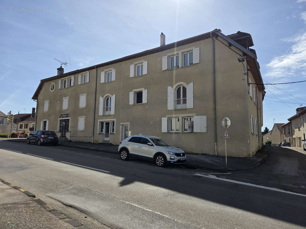 Appartement à VERCEL-VILLEDIEU-LE-CAMP