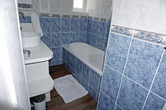 Commerce à JALIGNY-SUR-BESBRE