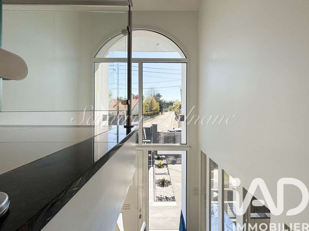 Photo 3 - Maison à MONTIGNY-LES-CORMEILLES