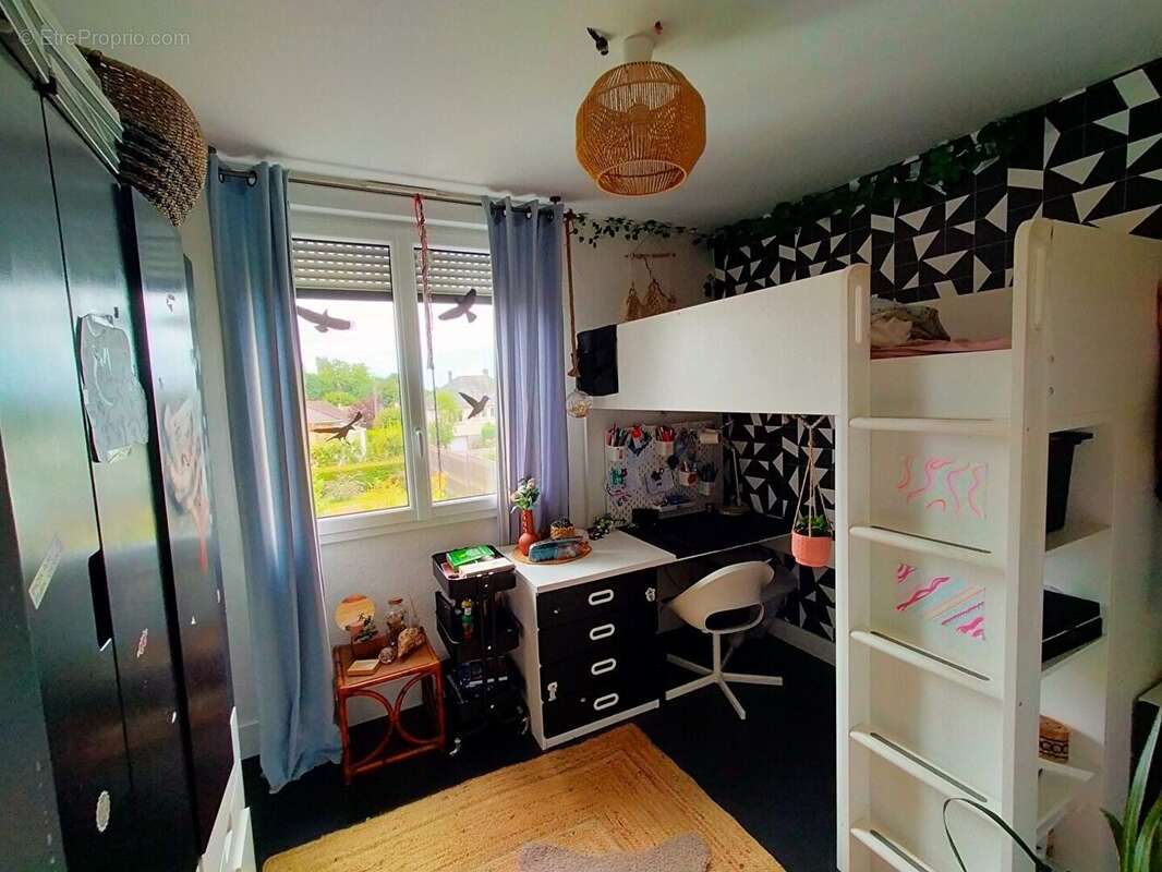 Maison à VILLAINES-LA-JUHEL