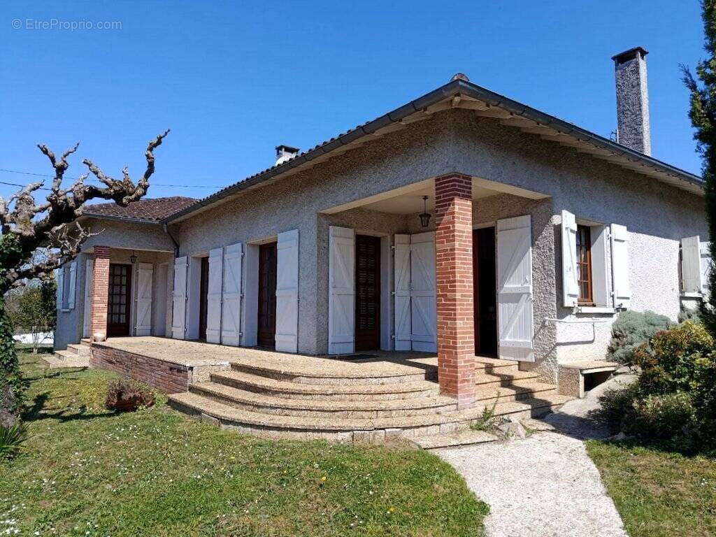 Maison à MONCLAR-DE-QUERCY