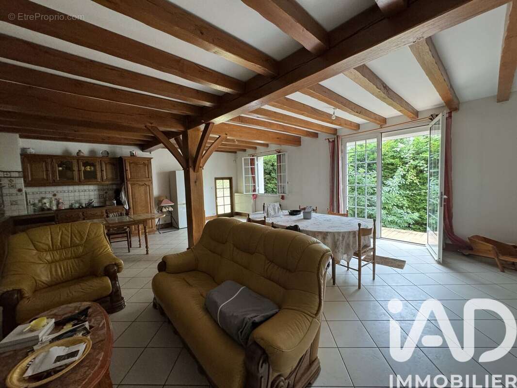 Maison 125 m² à Montboyer  - photo 3