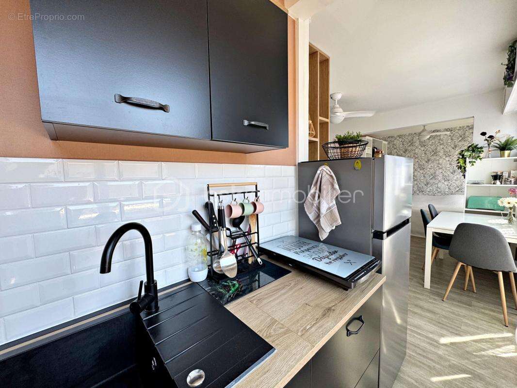 Dpt var - hyeres les palmiers centre - t1 bis de 28 m² - 4 eme etage avec ascenseur - photo 8