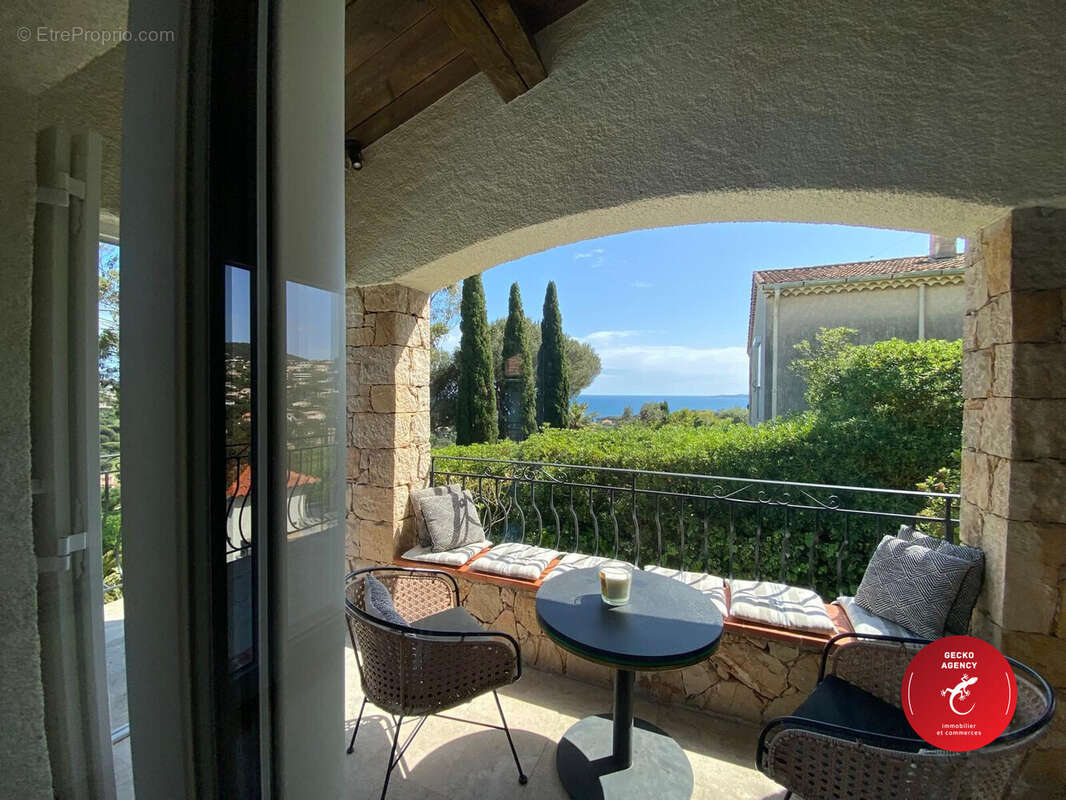 Maison à ROQUEBRUNE-SUR-ARGENS