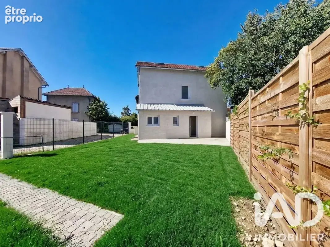 Photo 1 - Maison à PONT-DE-CHERUY